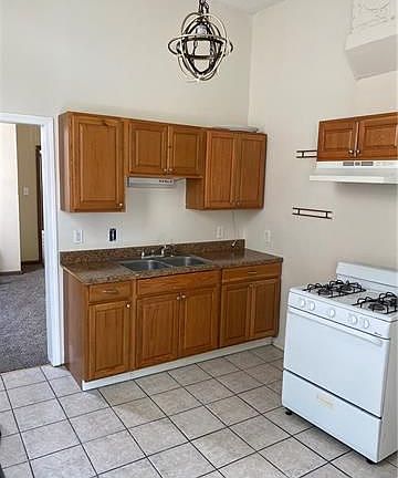5th image of 2728 Amelia St