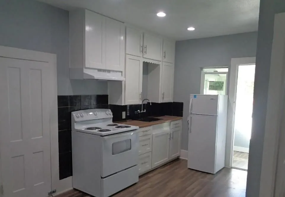 1 bed, 1.0 bath, 500 sqft, $1,350 — Photo 2