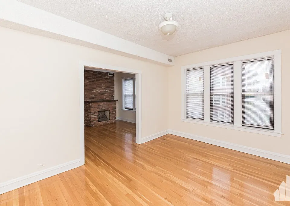 3542 N Racine Ave #2