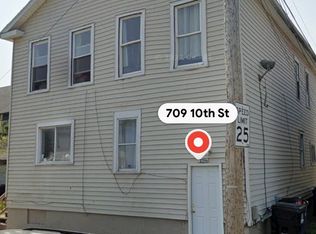 709 10th St #2, Racine, WI 53403