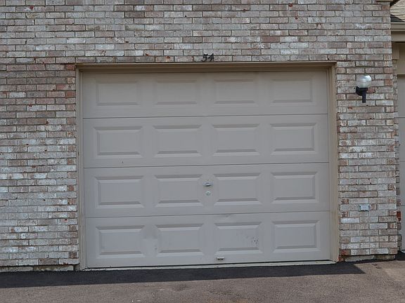 2nd image of 4822 Bordeaux Ln