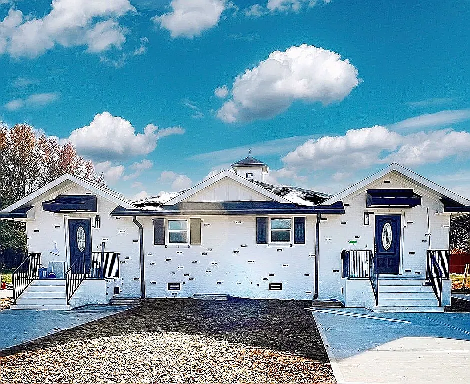3 bed, 985 sqft, $1,650 — Photo 1