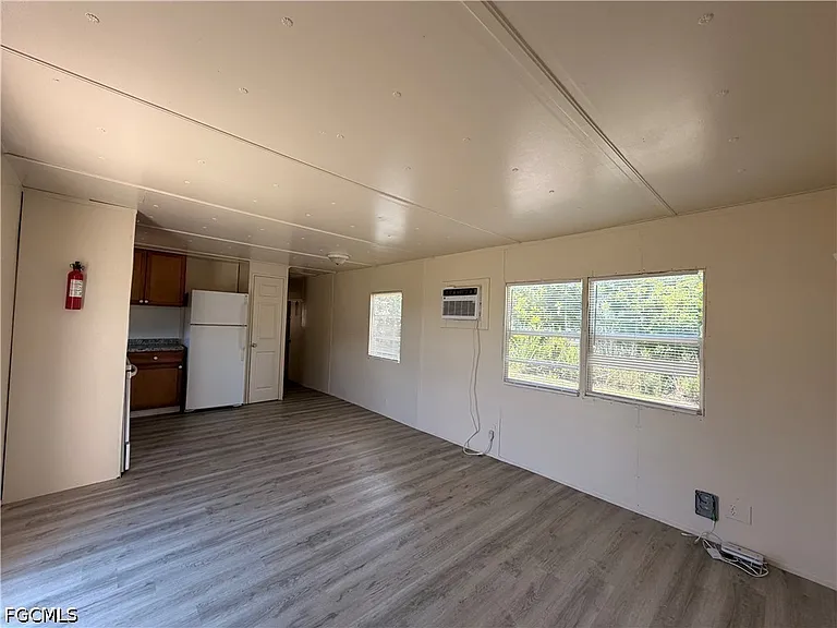 7869 Suncoast Dr — Photo 6