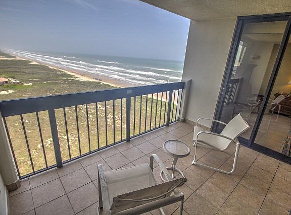3rd image of 310 Padre Blvd