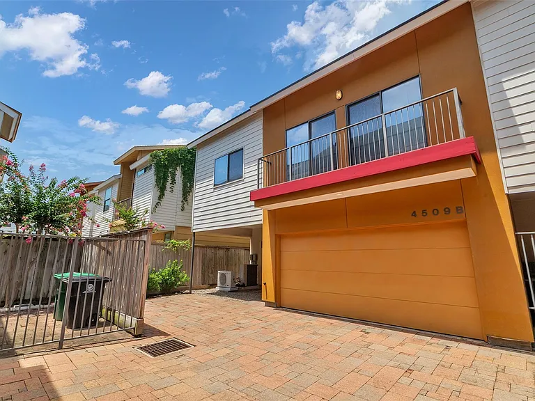 4509 Eigel St #B — Photo 6