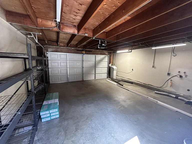 714 Briarwood Ln — Photo 16
