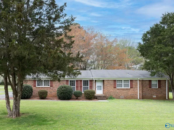 6101 Fairfield Dr, Huntsville, AL 35811