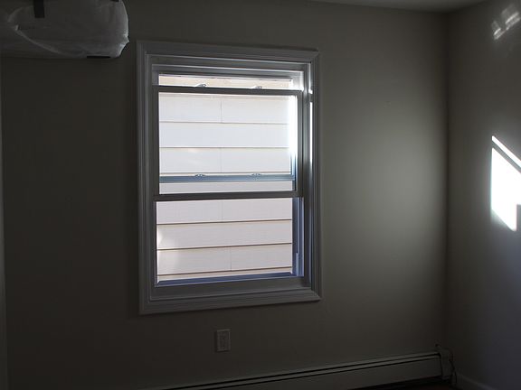 2nd image of 65 Condict St #2