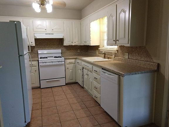 2nd image of 2108 Linda Ln