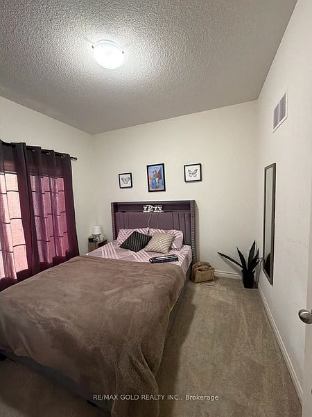 Brampton House for rent - 4 Bedrooms — photo 5