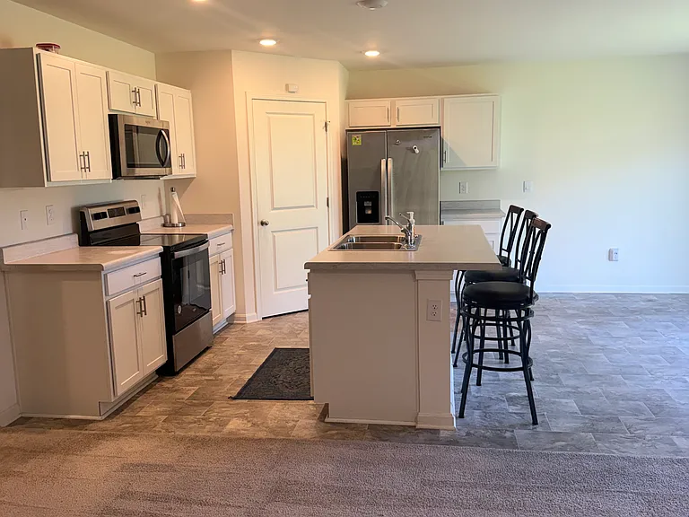 1506 Robin Rd — Photo 4