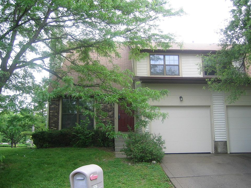 1st image of 806 Applewood Ln
