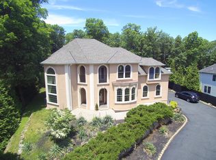 12 Log Rd, Lake Hopatcong, NJ 07849