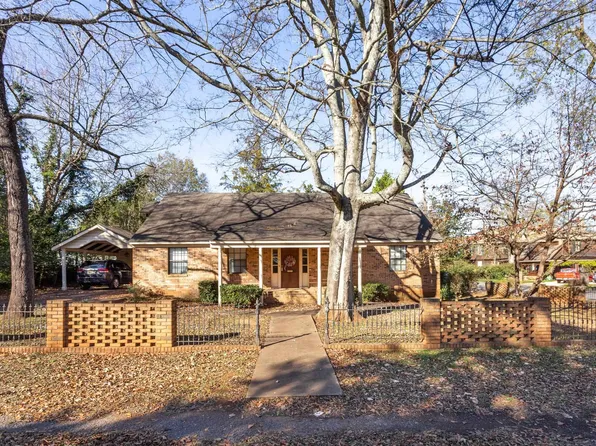 306 Oak St, Talladega, AL 35160