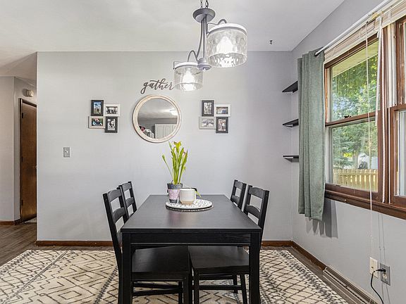 5th image of 76 Greenway Dr