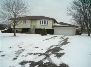 67 Cherrywood Ln, Valparaiso, IN 46385
