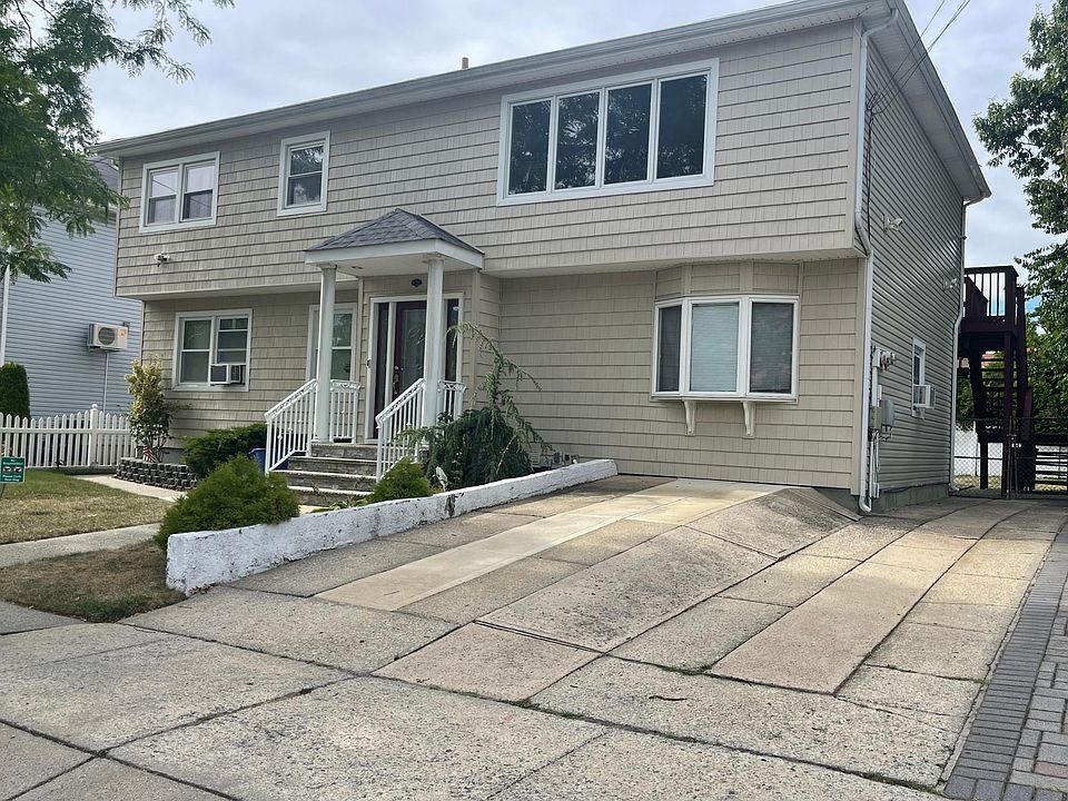 1st image of 31 Sylvia St #1