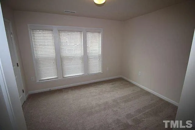 410 Chanson Dr — Photo 10
