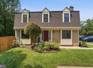8627 Pin Oak Dr, Springfield, VA 22153