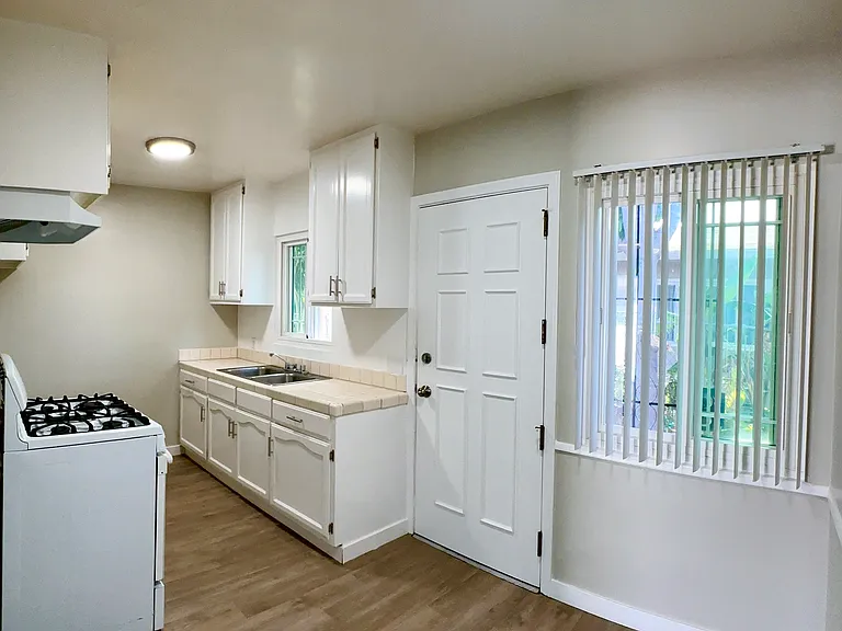 Kitchen and Dinning room area