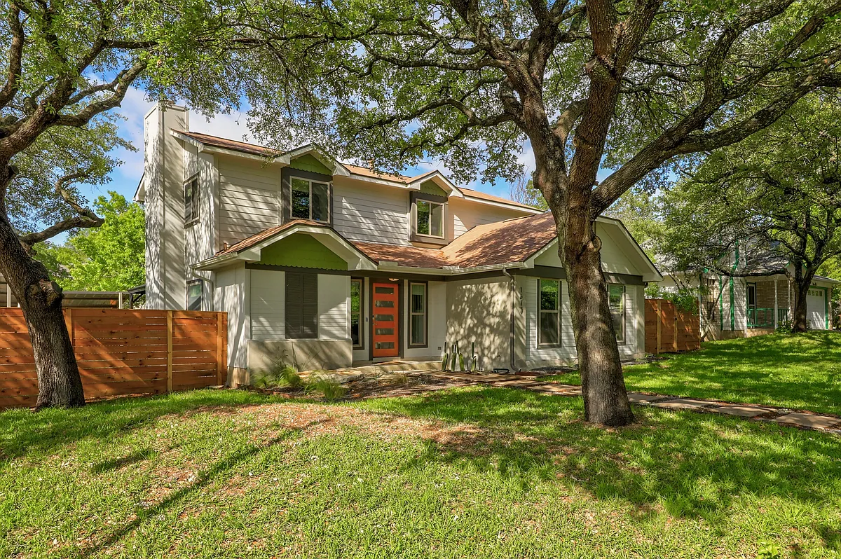 Building Photo - 1617 Charolais Dr