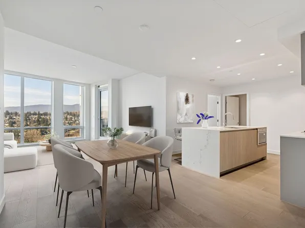 1500 Fern St #3006, North Vancouver, BC V7J 0E6