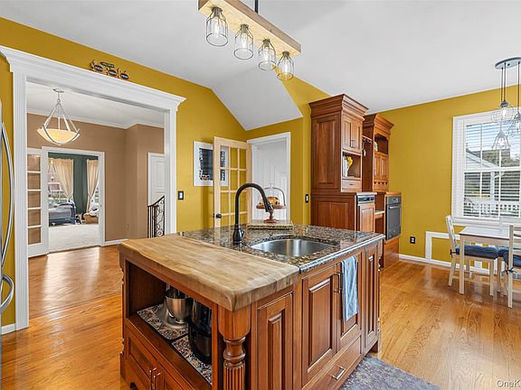 4th image of 117 E Main Street