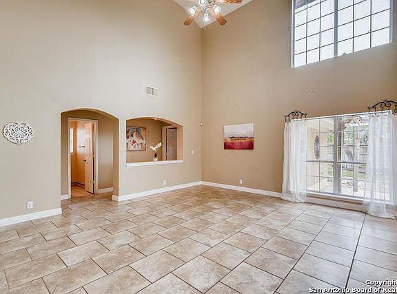 2nd image of 503 Mesa Walk