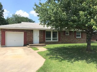 7400 Montclair Ave, Godfrey, IL 62035