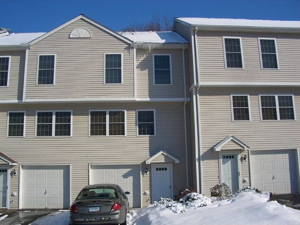 For Rent: 45 Marjorie Lane, Manchester, CT 06040