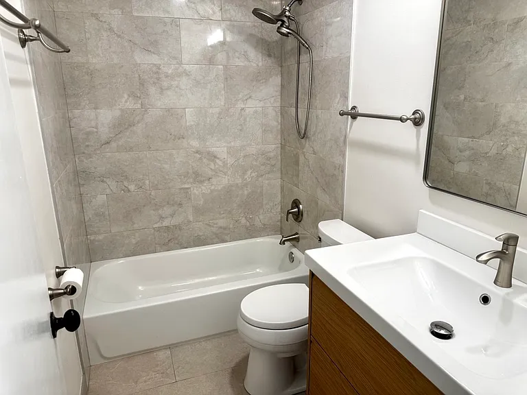 2215 Nichols Rd #C — Photo 13