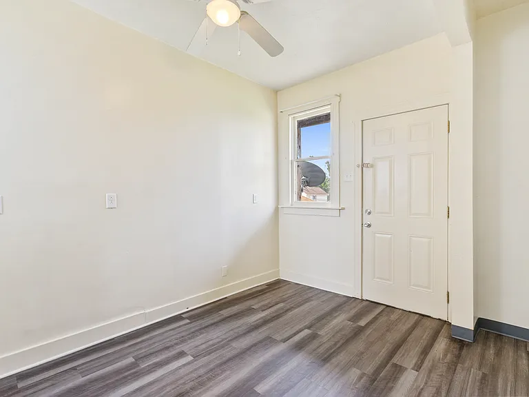 814 Summit St #1 — Photo 10