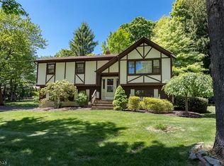 10 Chickadee Rd, Budd Lake, NJ 07828