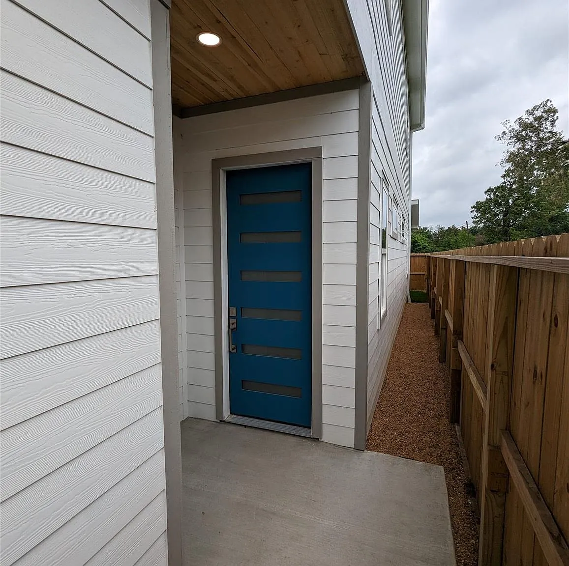 3 bed, 2.5 bath, 1836 sqft, $2,540 — Photo 3