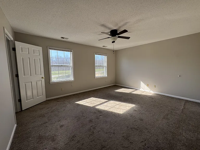 113 Cedar Dr #4 — Photo 7