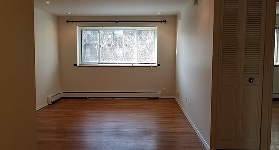 4th image of 515 W Wrightwood Ave APT 408