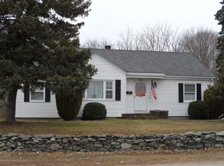 267 Gardners Neck Rd, Swansea, MA 02777