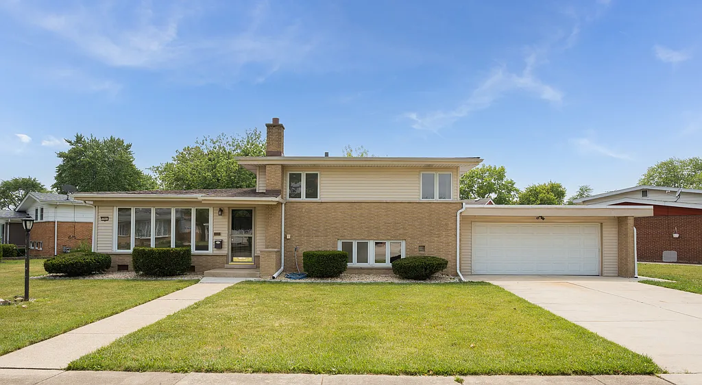 290 Homewood Ct photo 1