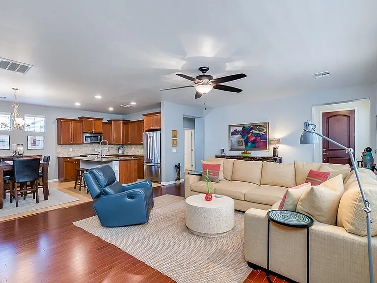 3487 E Windsor Dr — Photo 1
