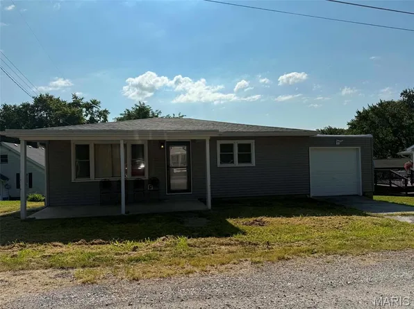 104 S Montgomery Ave, Vandalia, IL 62471