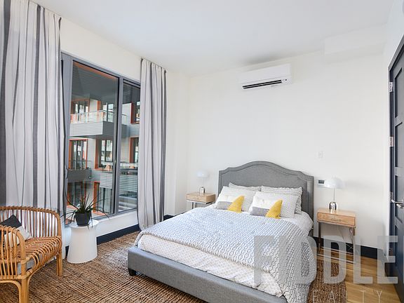 5th image of 10 Montieth St #621A