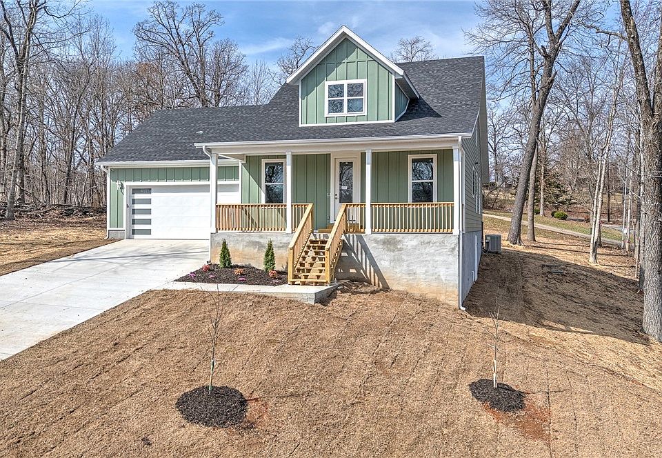 1st image of 2 Foshee Ln