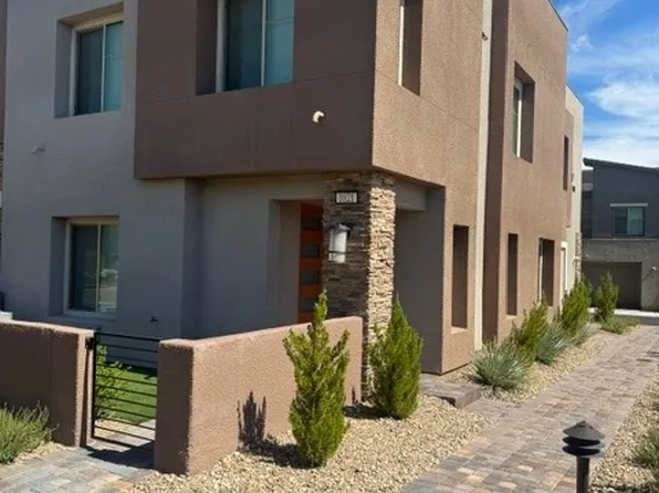 600 N Carriage Hill Dr #1021, Las Vegas, NV 89138
