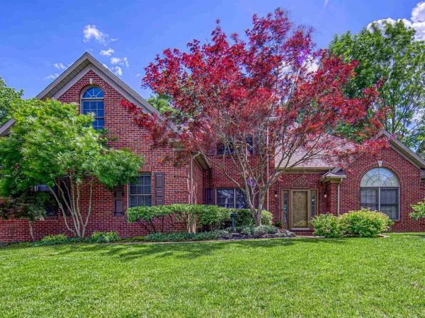 2429 Waterstone Dr, Evansville, IN 47725