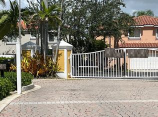 1752 E Trafalgar Cir, Hollywood, FL 33020