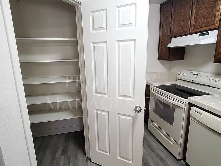 2516 Walnut Grove Way — Photo 5