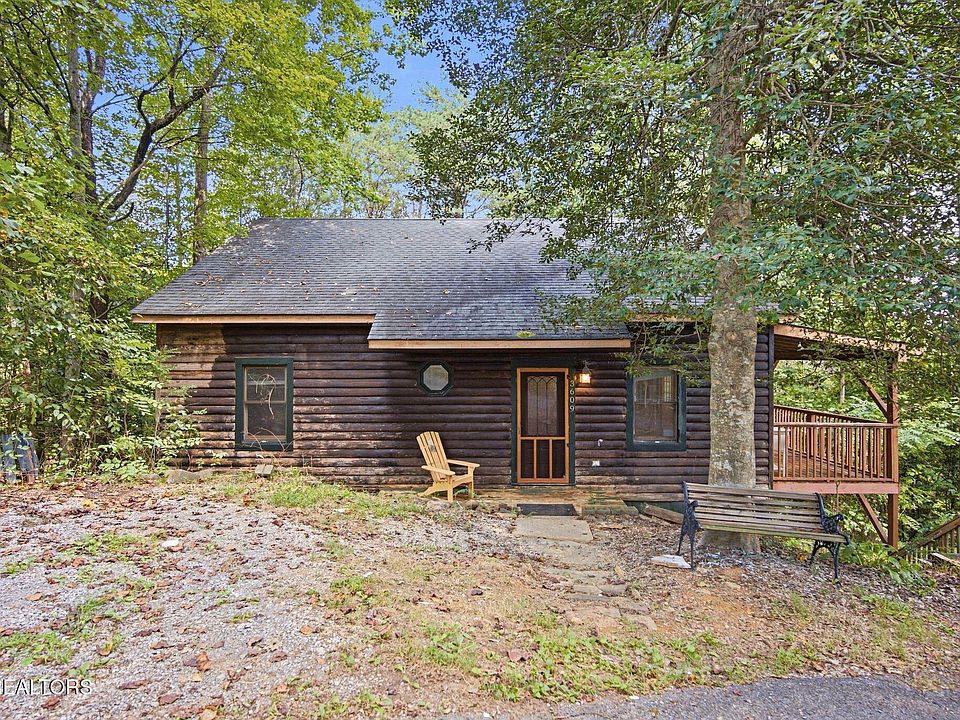 1st image of 3609 Shady Way
