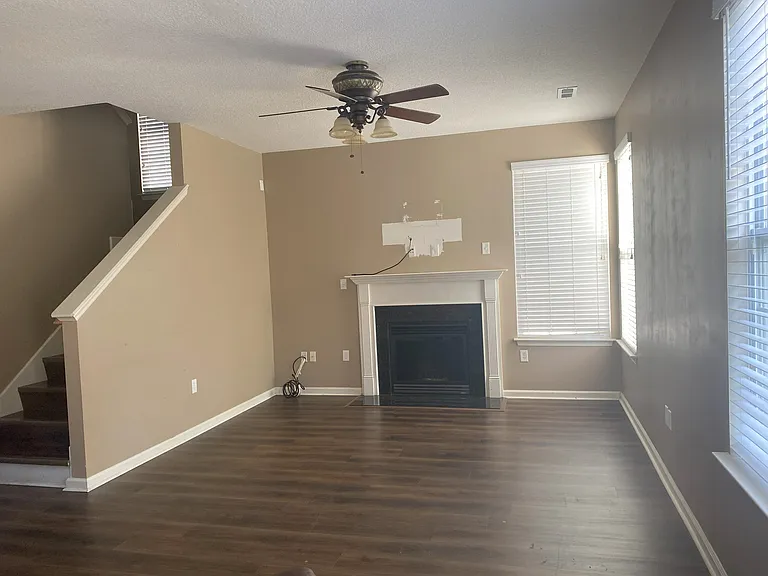 2127 Docking Post Dr — Photo 5