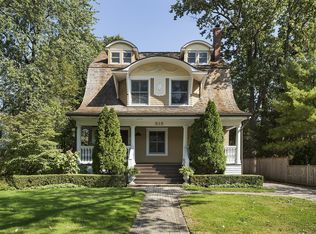 515 Abbotsford Rd, Kenilworth, IL 60043