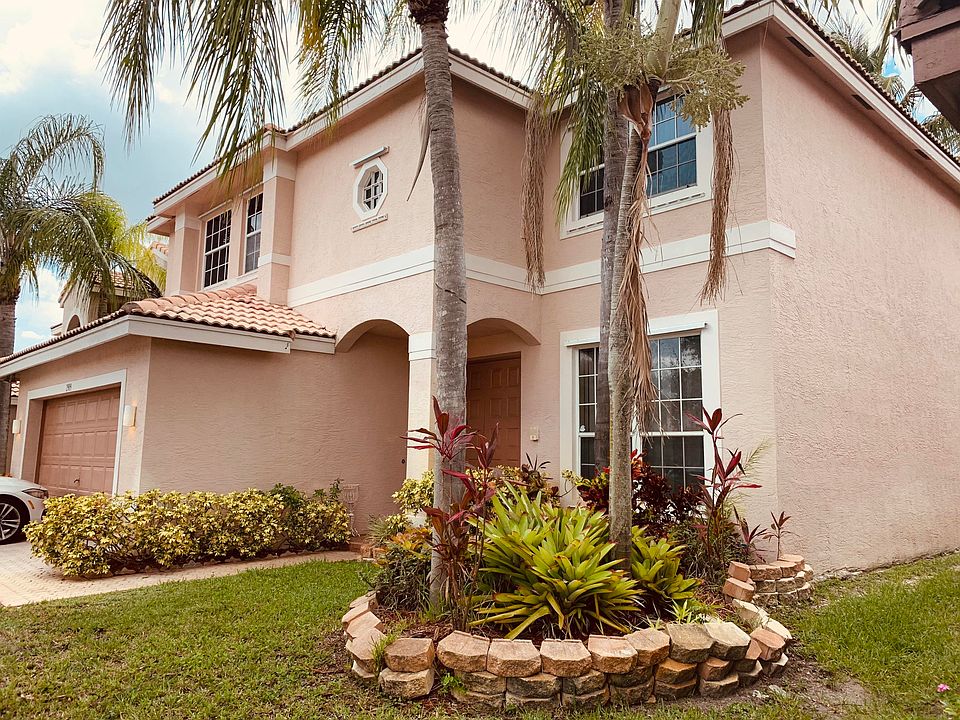 Home For Sale In Silver Lakes